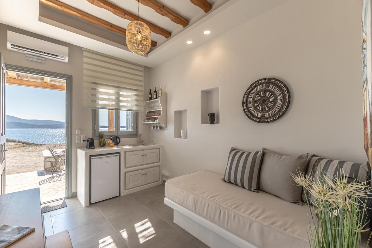 Porto Dema Luxury Suites Schoinoussa Eksteriør billede