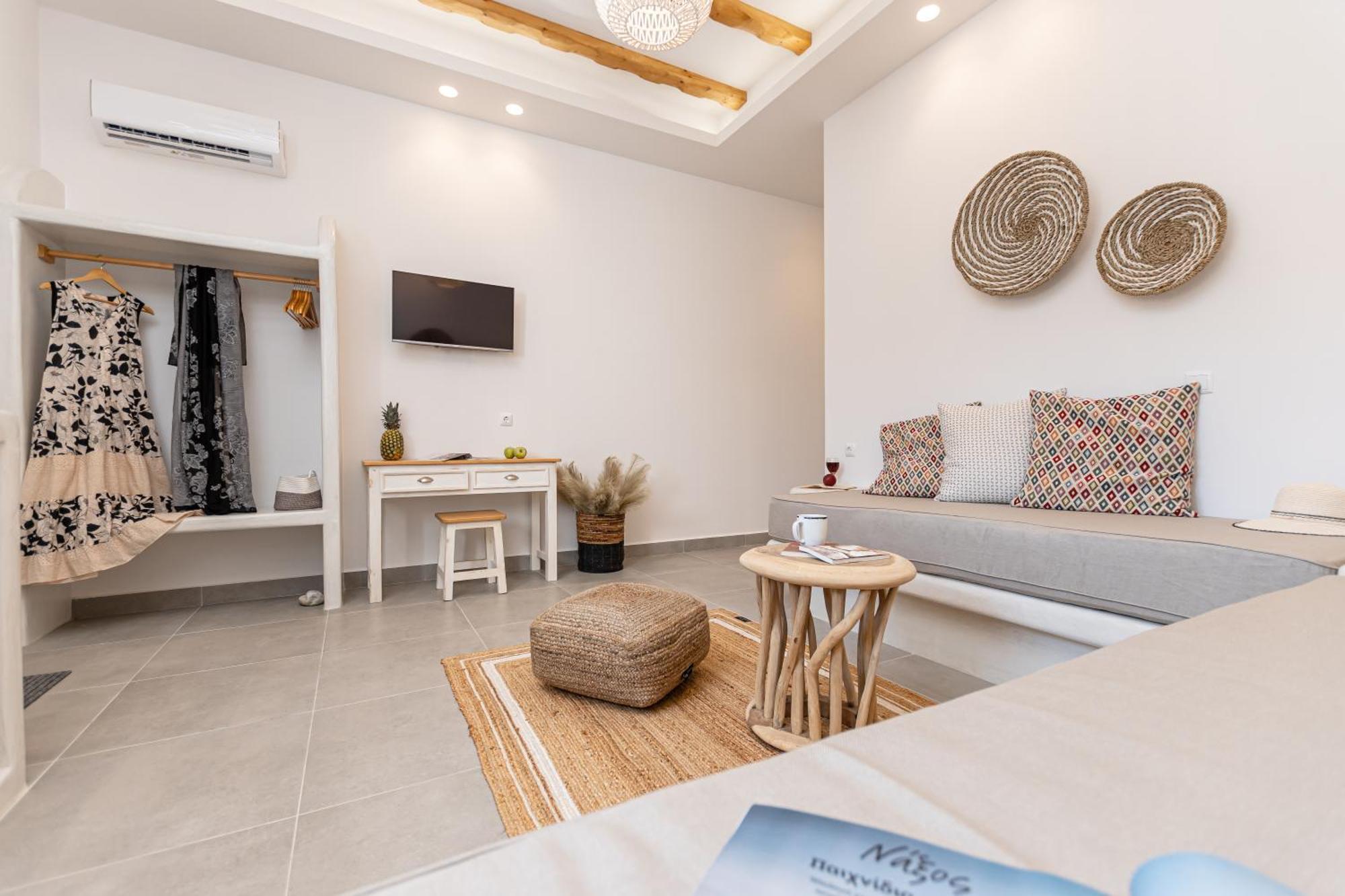 Porto Dema Luxury Suites Schoinoussa Eksteriør billede