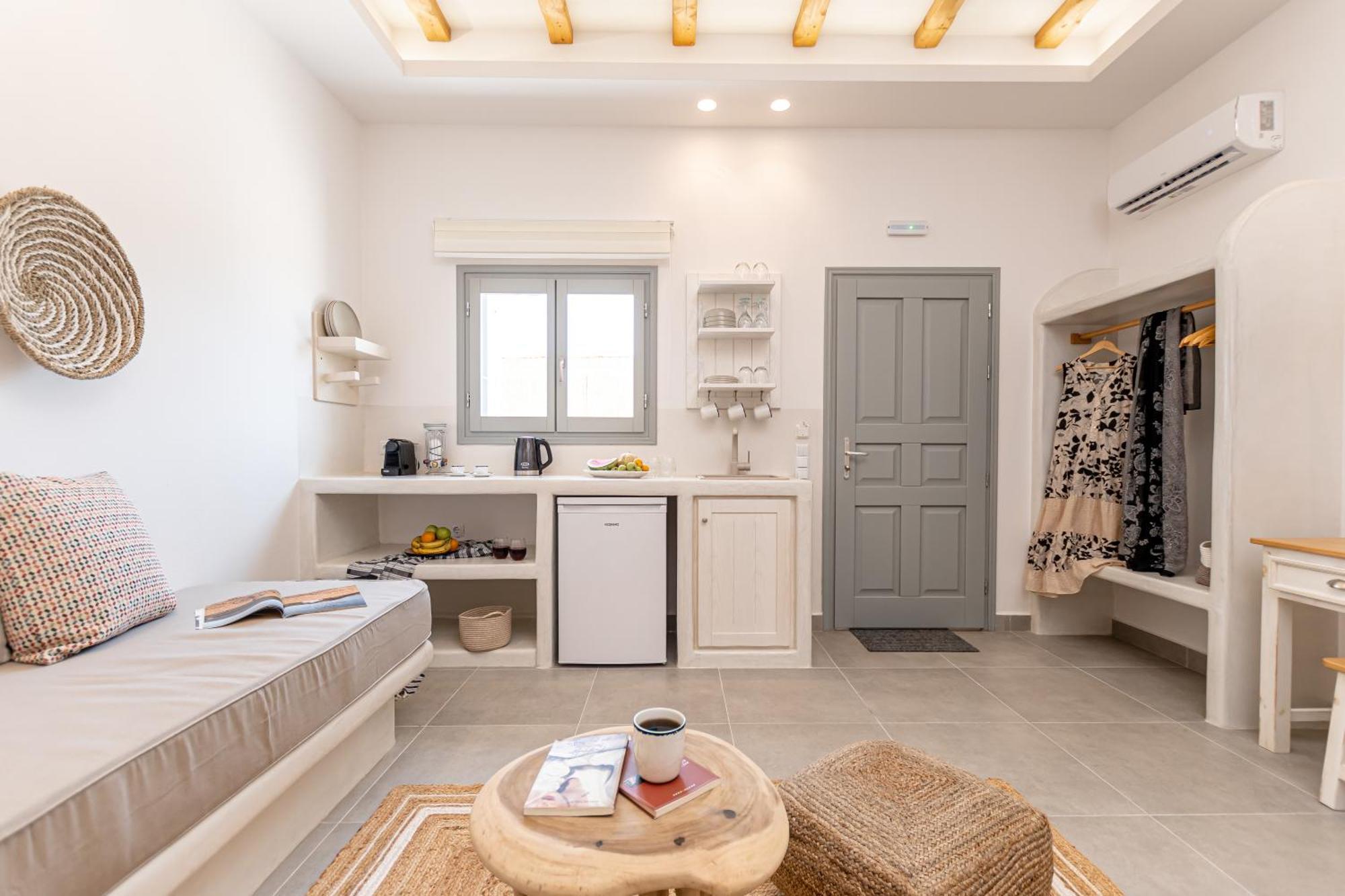 Porto Dema Luxury Suites Schoinoussa Eksteriør billede