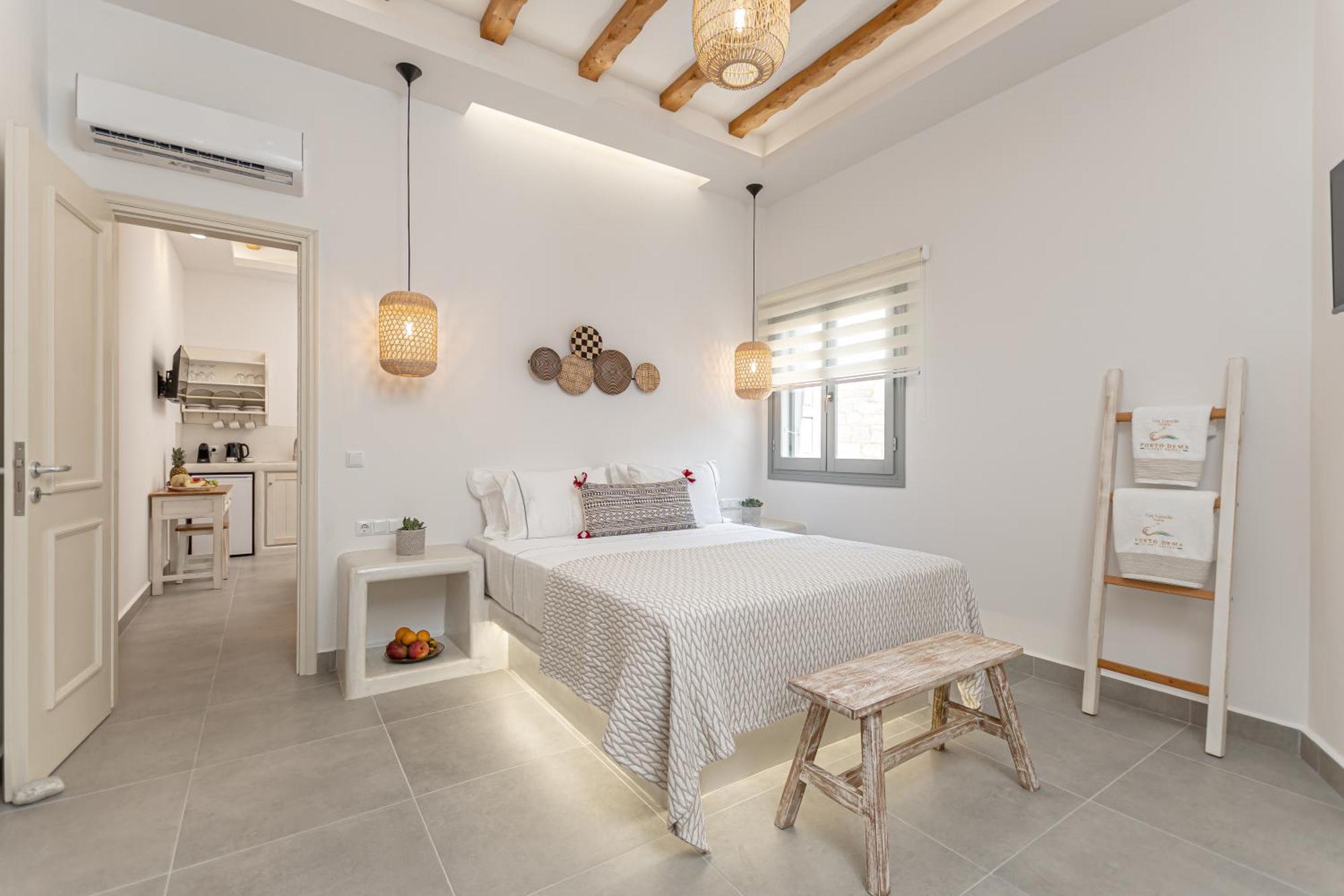 Porto Dema Luxury Suites Schoinoussa Eksteriør billede