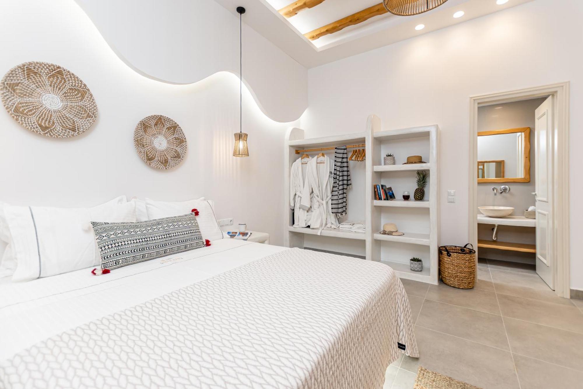 Porto Dema Luxury Suites Schoinoussa Eksteriør billede