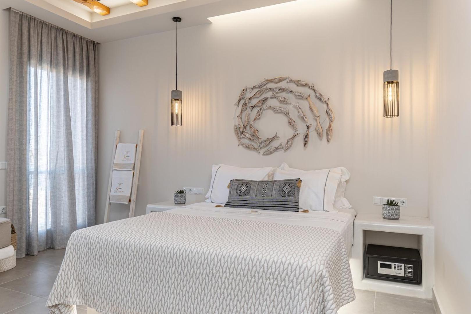 Porto Dema Luxury Suites Schoinoussa Eksteriør billede