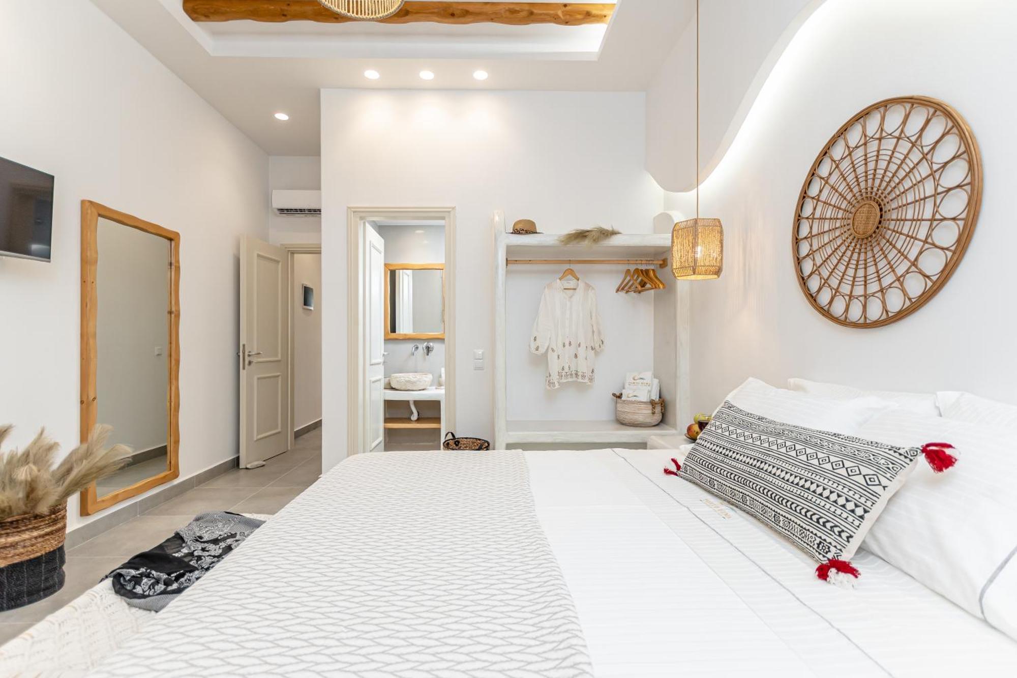 Porto Dema Luxury Suites Schoinoussa Eksteriør billede