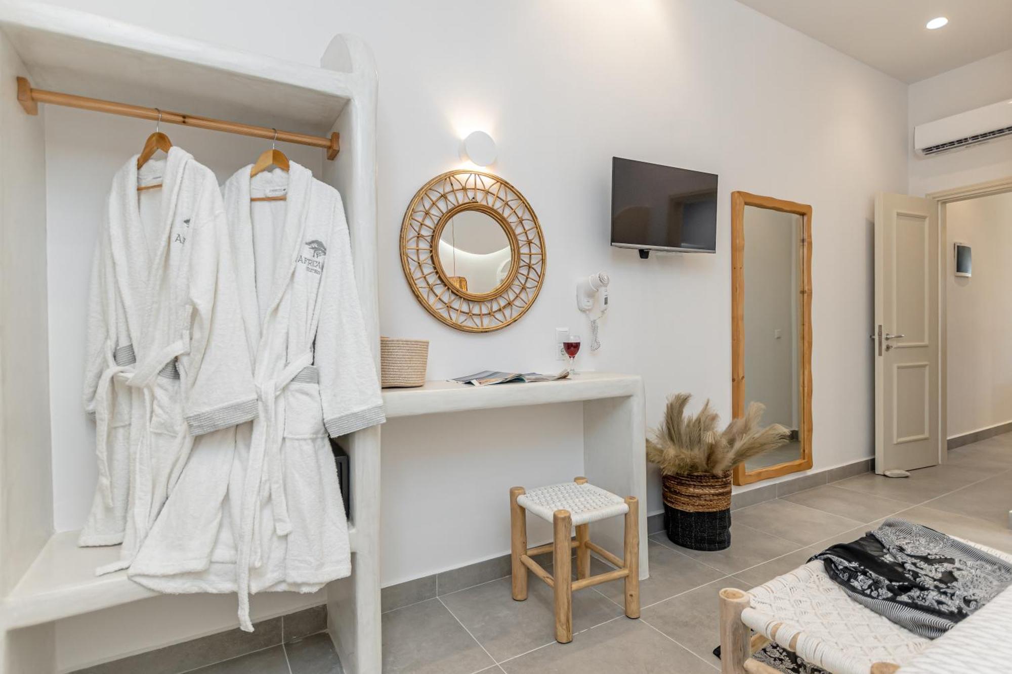 Porto Dema Luxury Suites Schoinoussa Eksteriør billede