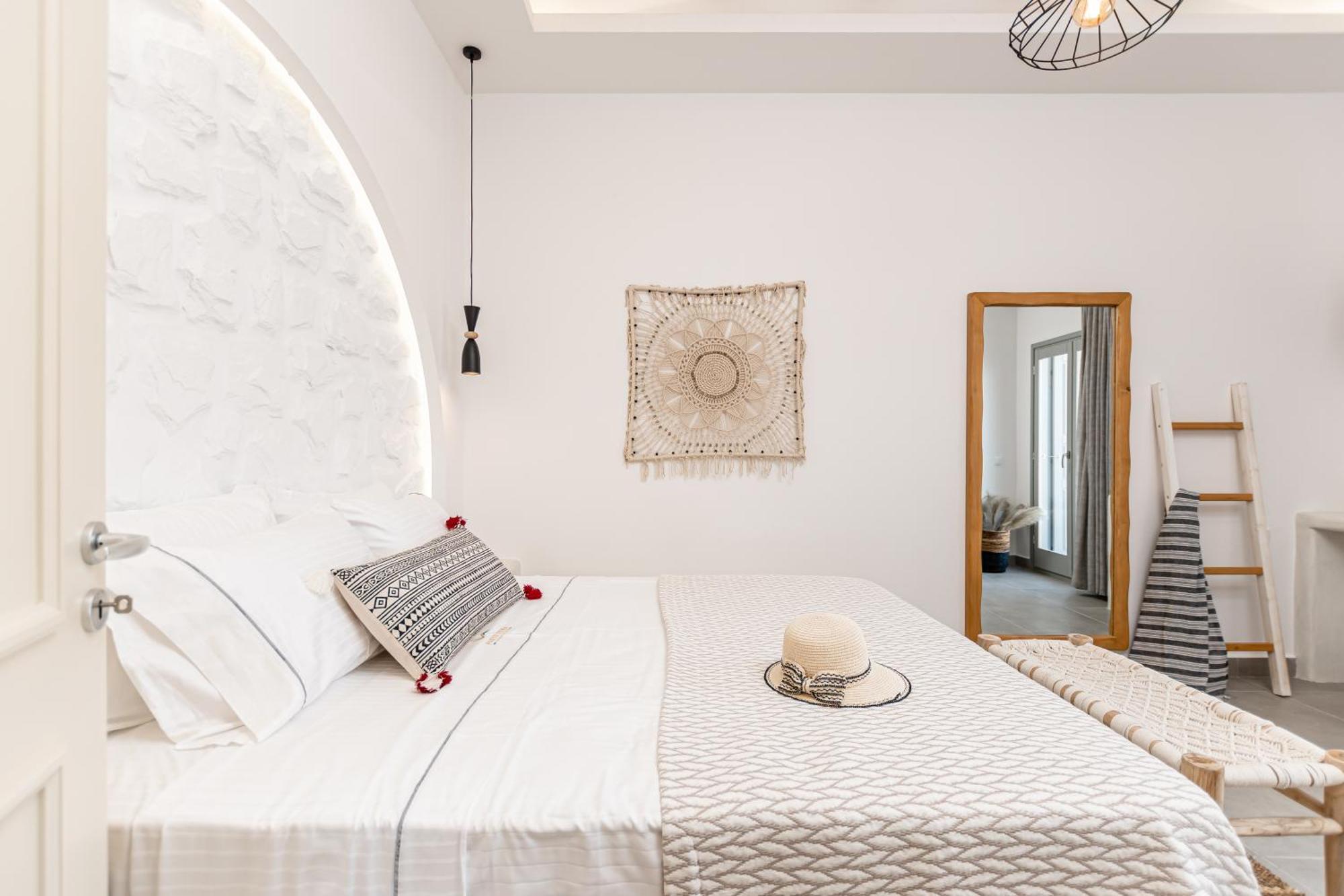 Porto Dema Luxury Suites Schoinoussa Eksteriør billede