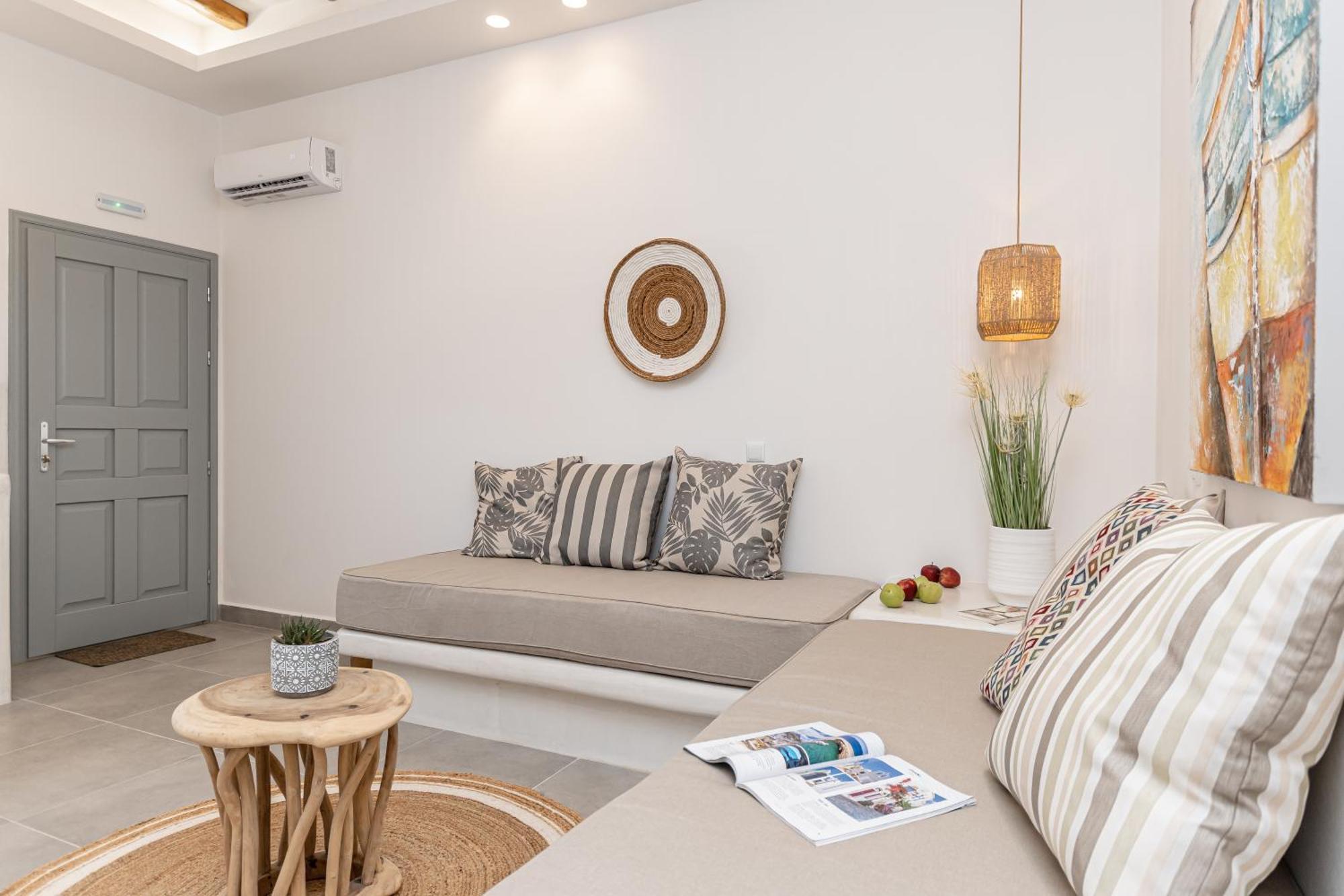Porto Dema Luxury Suites Schoinoussa Eksteriør billede