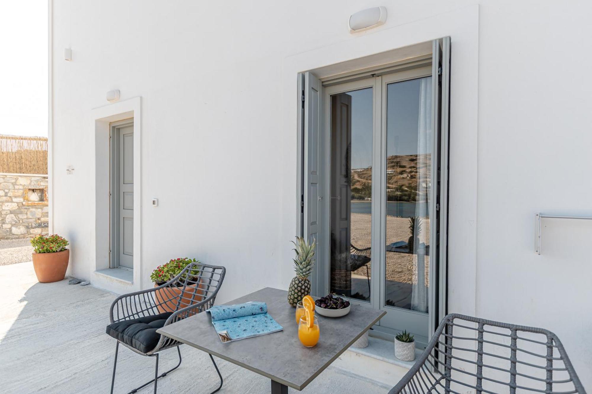 Porto Dema Luxury Suites Schoinoussa Eksteriør billede