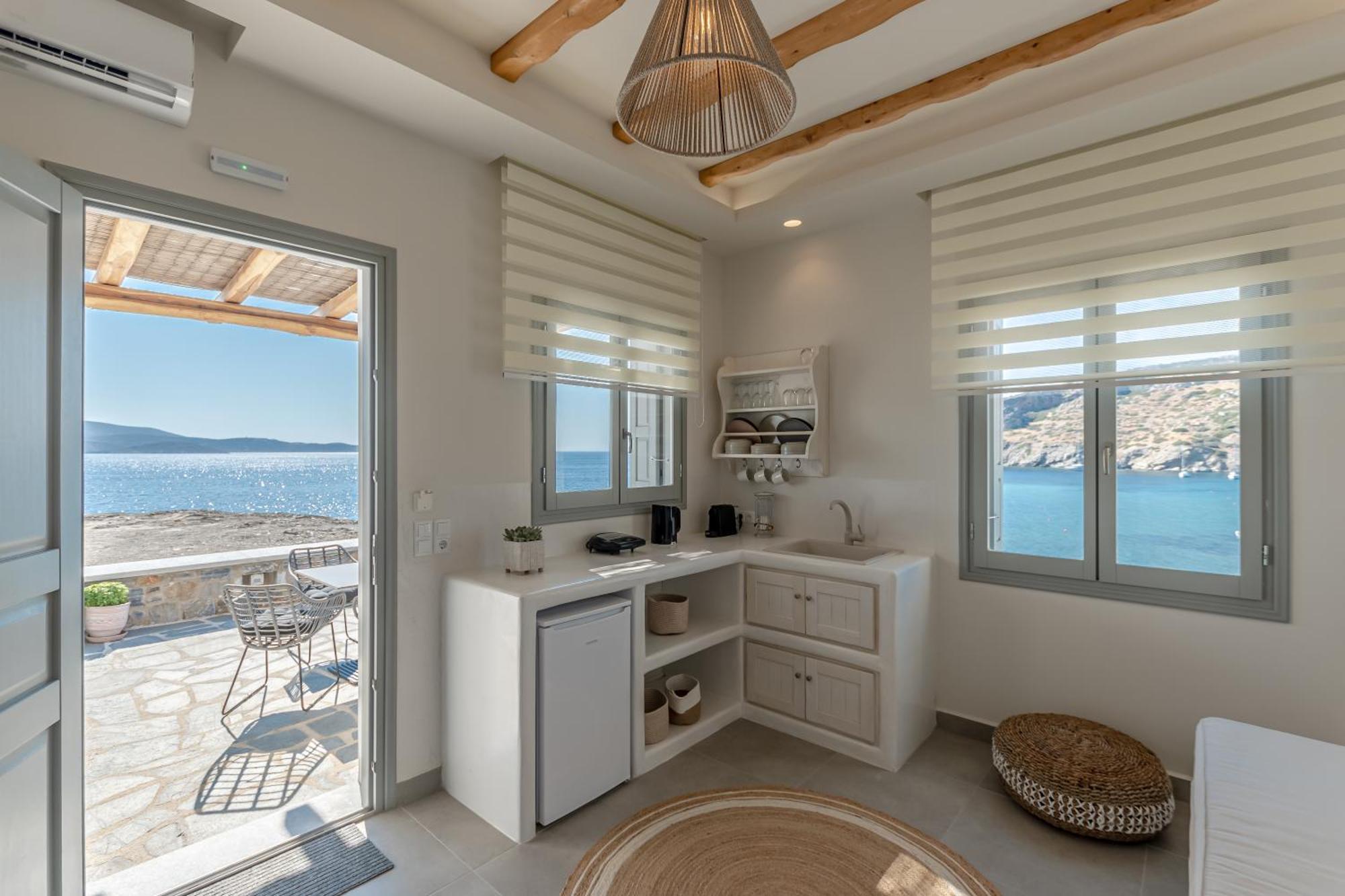 Porto Dema Luxury Suites Schoinoussa Eksteriør billede