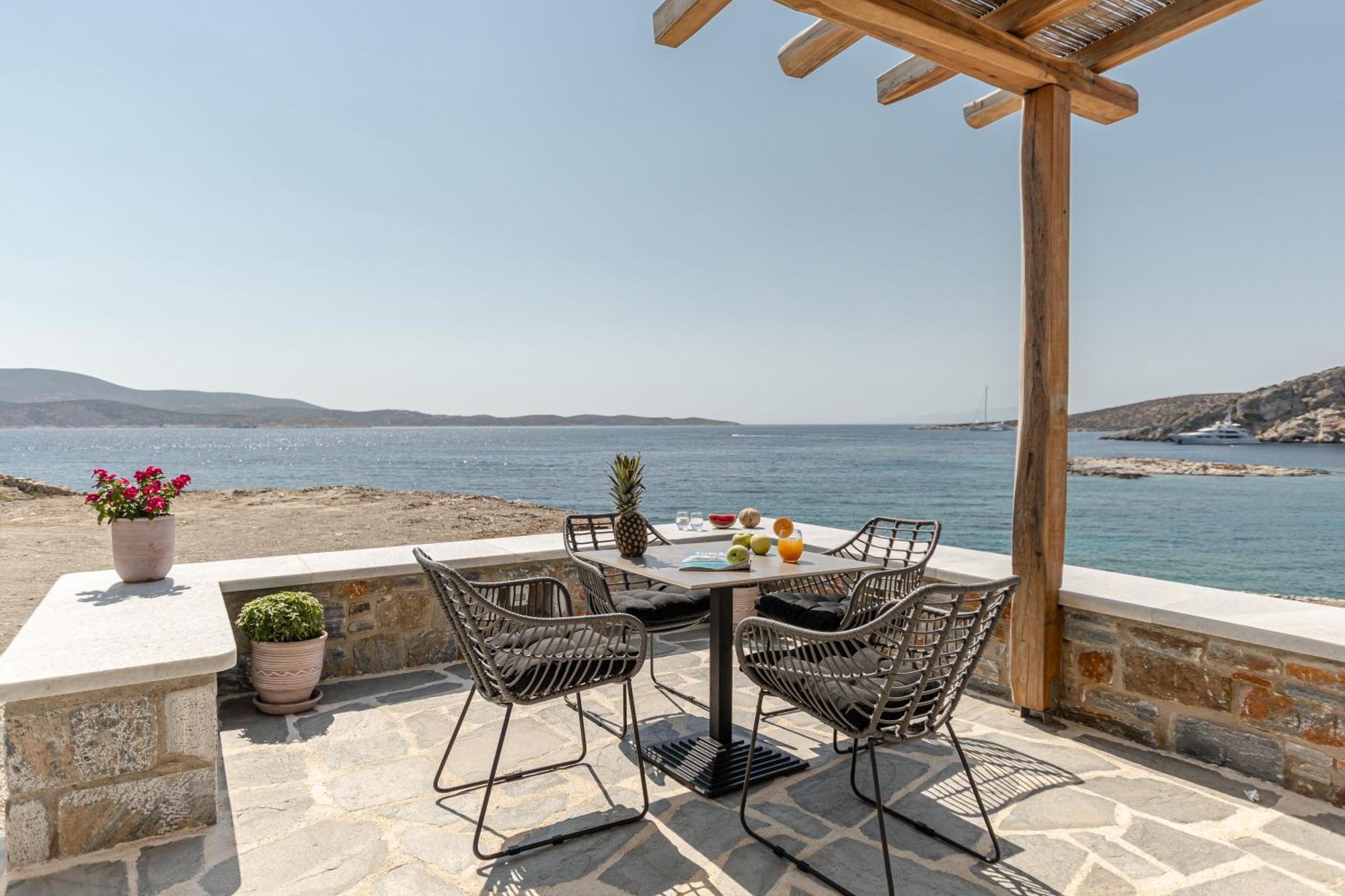 Porto Dema Luxury Suites Schoinoussa Eksteriør billede